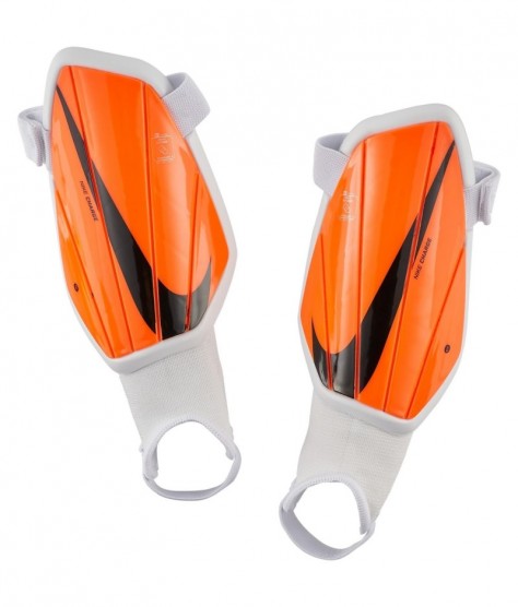 NIKE CHARGE Espinillera Junior